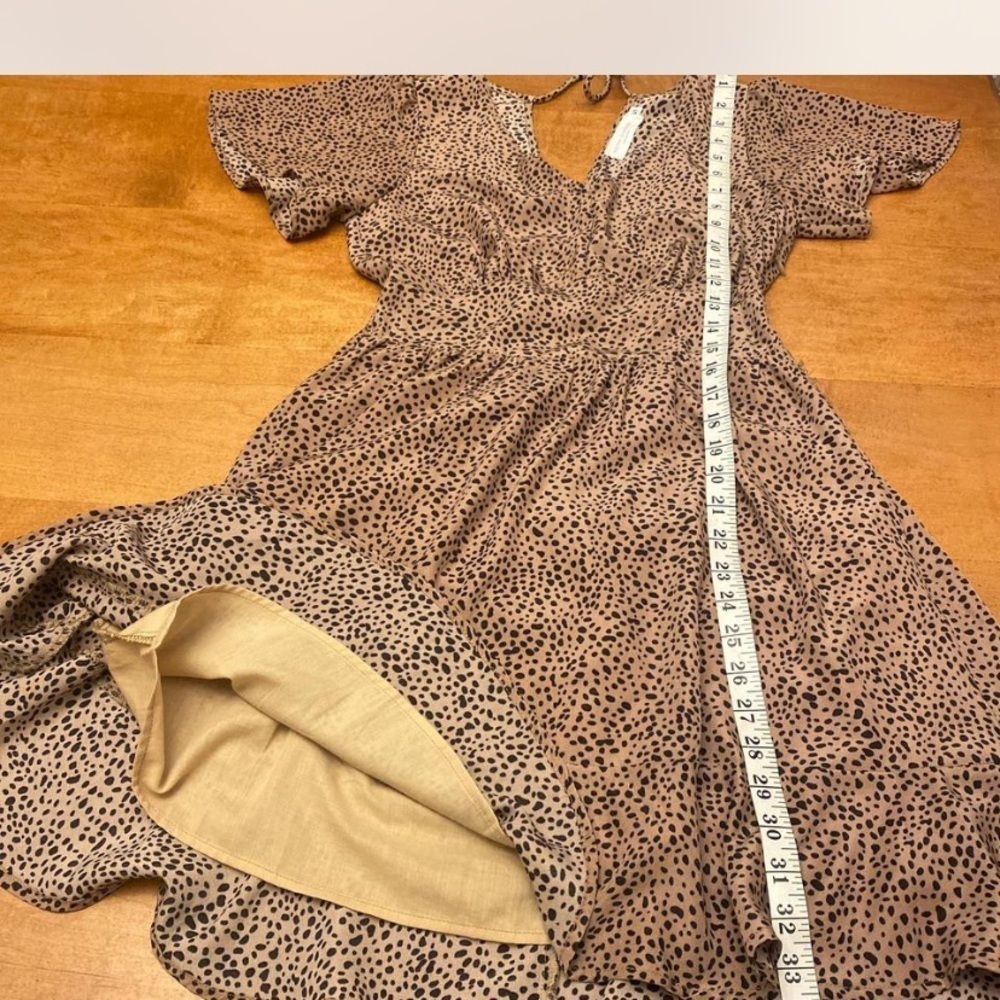 Chic V-Neck Flutter Sleeve Mini Dress - Picture 7 of 8